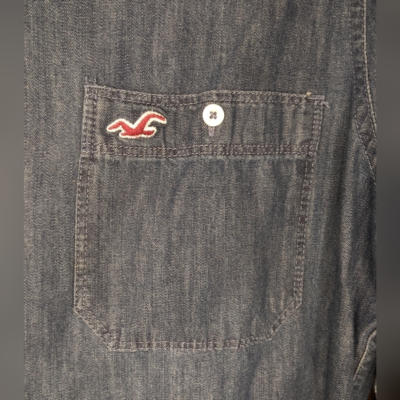 Hollister Women's Blue Denim Button-Down Shirt, Size Large - Picture 3 of 6